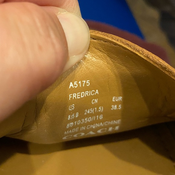 GUC Women’s Tan Coach Frederica Loafers Size 8.5 - Picture 7 of 7